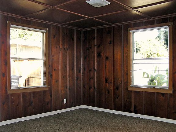 2nd image of 620 1/2 Henderson Ln
