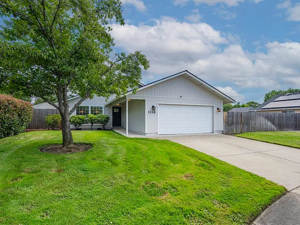 1118 Angela Ct, Central Pt, OR 97502