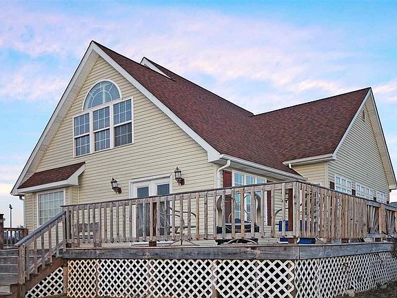 2nd image of 462 Deerfield Cir