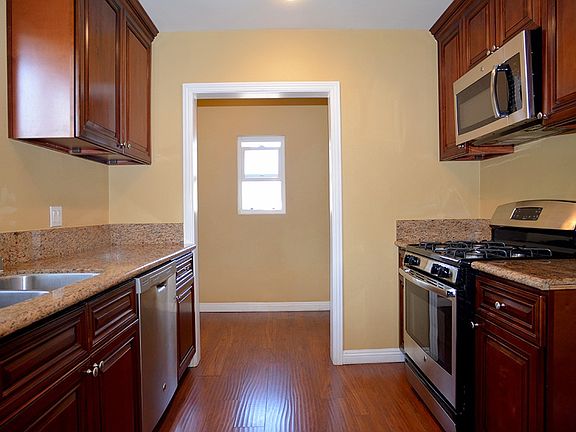 5th image of 6139 Auckland Ave