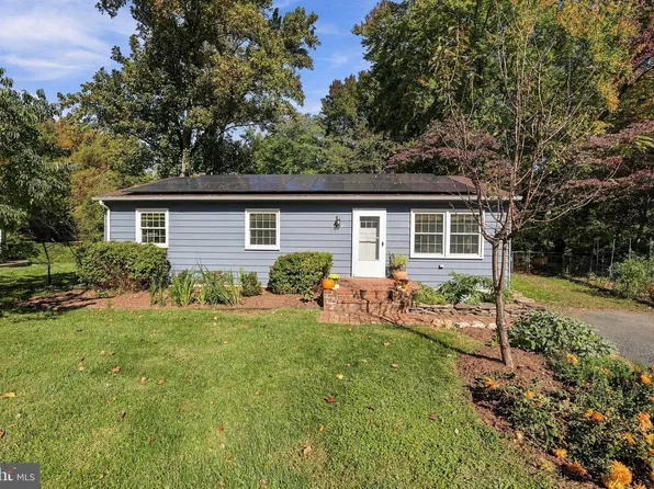1911 Pice Pl, Falls Church, VA 22043