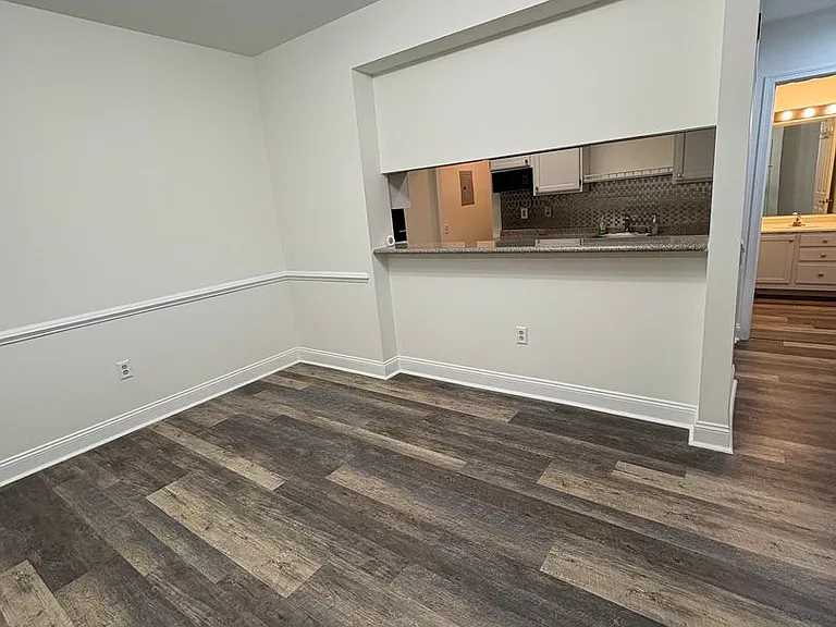 2702 Waters Edge Dr — Photo 11
