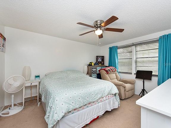 5th image of 125 Camphor Cir