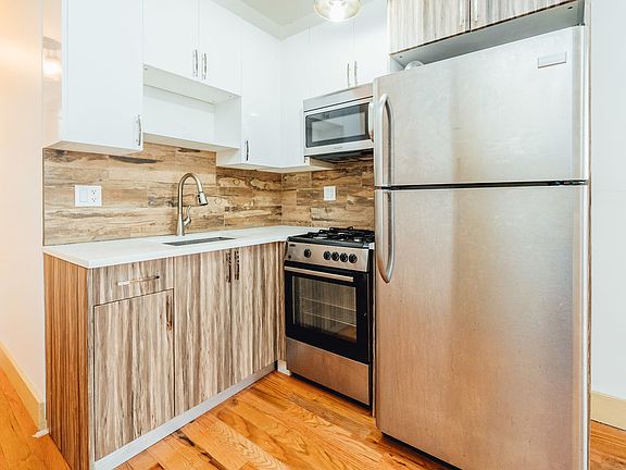3rd image of 218 Boerum St #4R