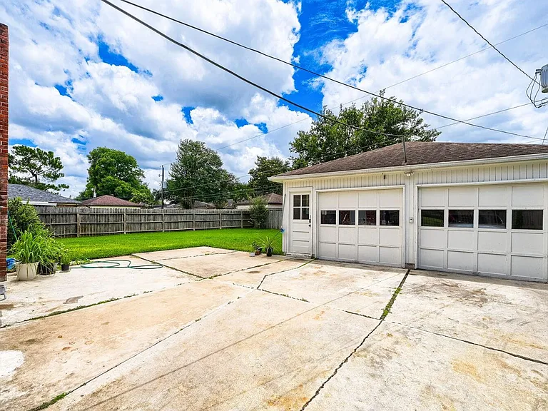 8927 Langdon Ln — Photo 33
