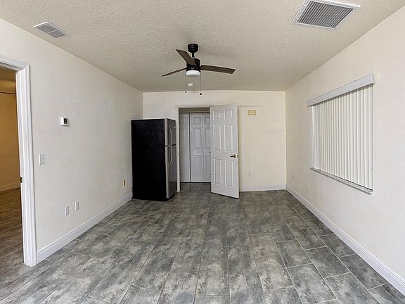 2nd image of 2408 Fan Palm Dr Unit B