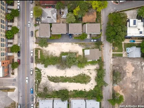246 E Cevallos, San Antonio, TX 78204