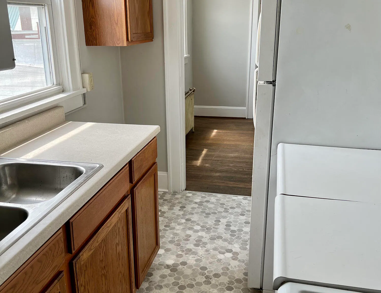 1 bed, 1.0 bath, 1000 sqft, $1,300 — Photo 4