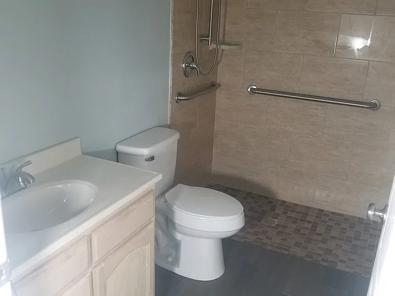 1101 W Cooper St — Photo 4
