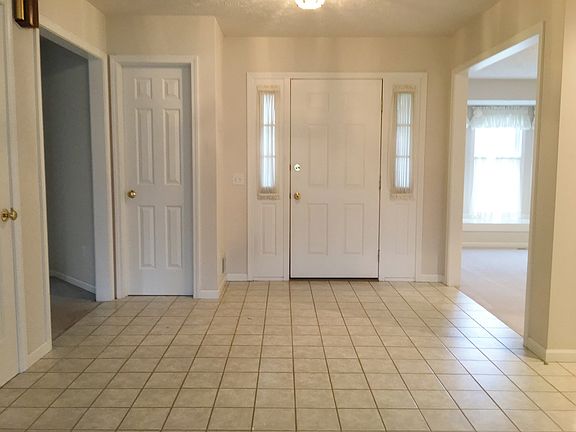 3rd image of 44 Saint Andrews Blvd