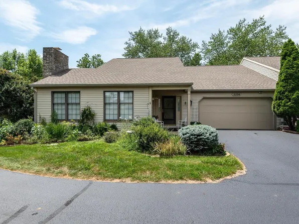 2226 E Cape Cod Dr, Bloomington, IN 47401