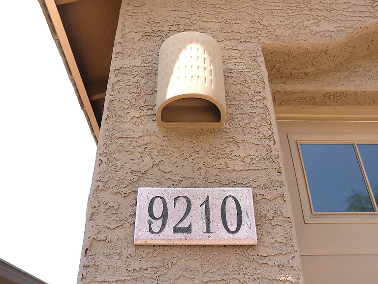 9210 W Willow Bend Ln — Photo 2