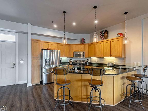 3rd image of 494 Baxter St #22