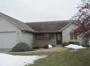 443 Clover Ln, Archbold, OH 43502