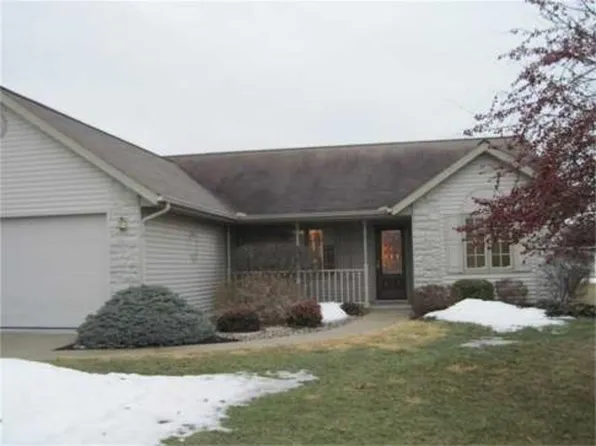 443 Clover Ln, Archbold, OH 43502