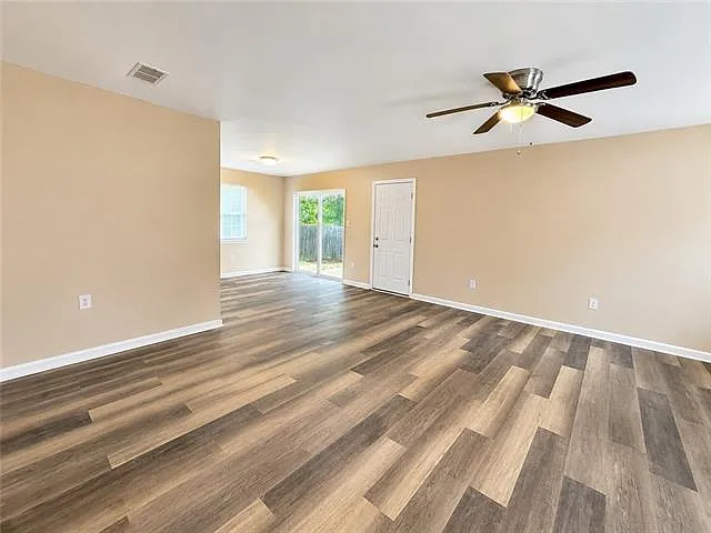 4011 Parkbrook Dr — Photo 2