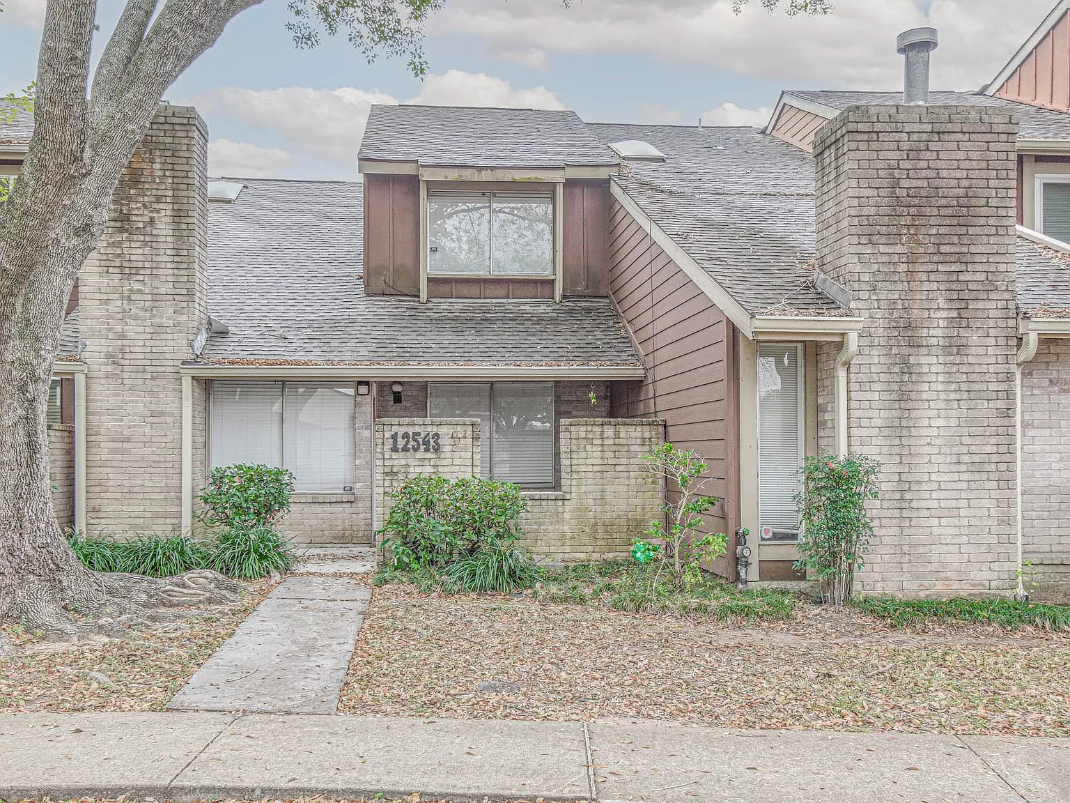 3 bed, 2.5 bath, 1665 sqft, $1,700 — Photo 1