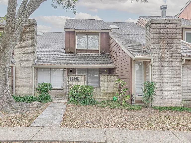 12543 Wellington Park Dr — Photo 1