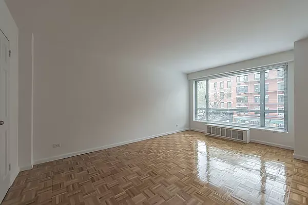 Rented by Solow Realty | media 10