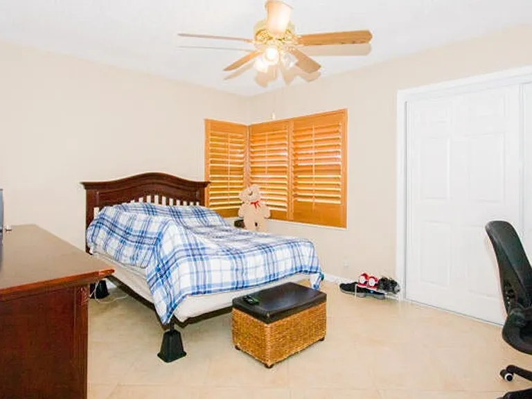 4907 Boxwood Cir — Photo 10