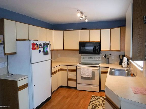 4th image of 28739 Floral St