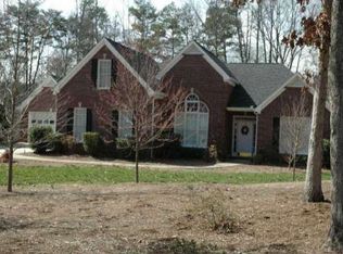 210 Trent Trl, Cleveland, GA 30528