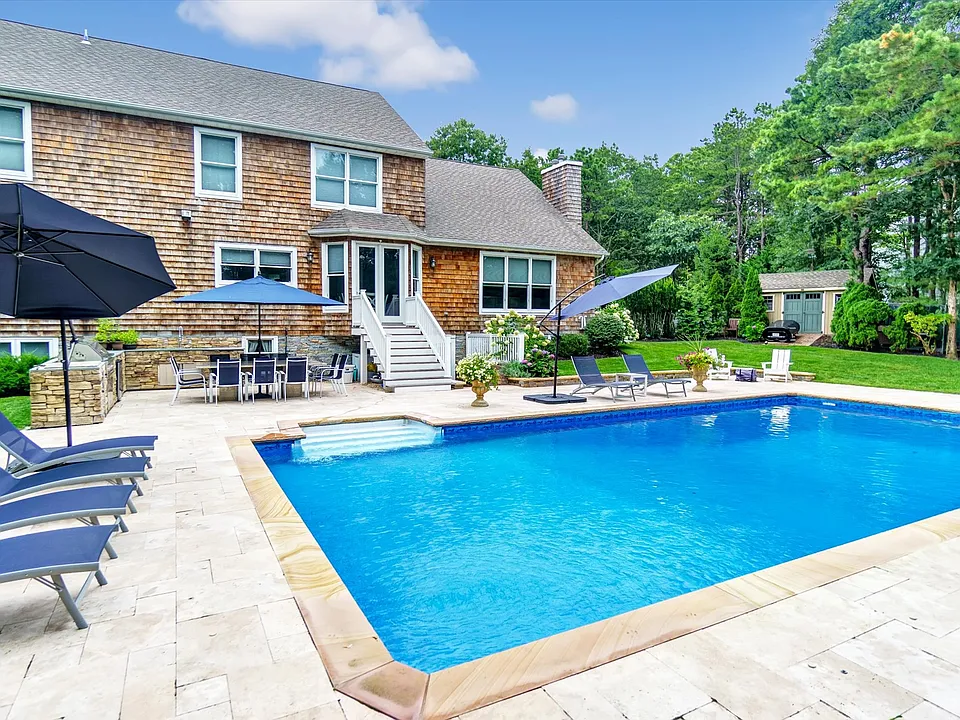 151 Chardonnay Dr