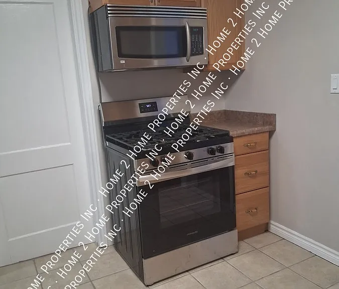 1063 Hickory Rd — Photo 8