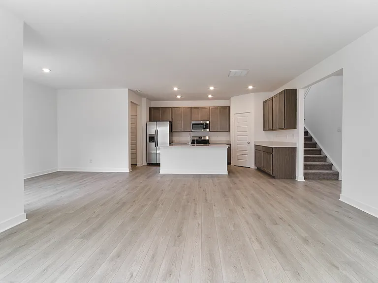 422 Eisenhower St — Photo 16