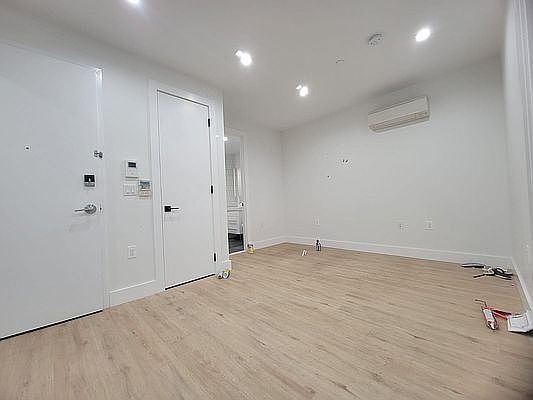 5th image of 2452 Bedford Ave #2