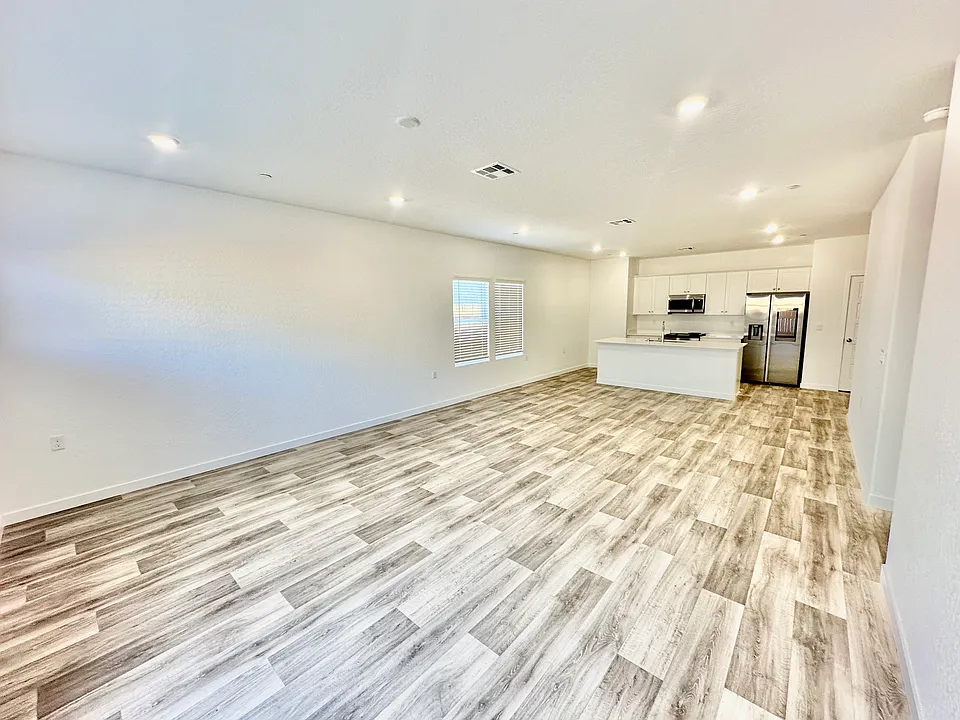 4433 N Annapolis Ave #0