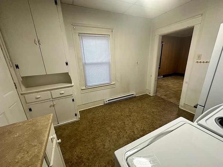 7 S Burhans Blvd — Photo 4