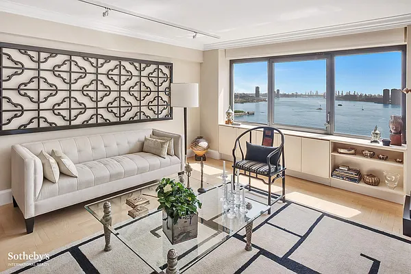 Sold by Sotheby's International Realty | media 4