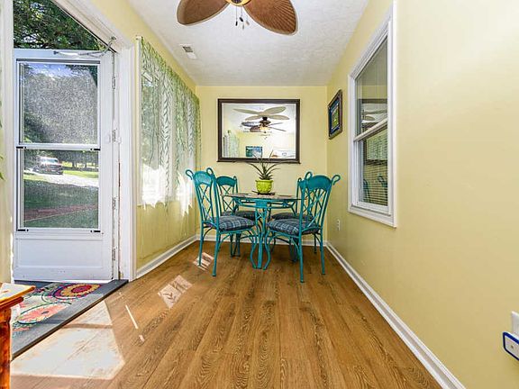 4th image of 1250 Cypress Pl