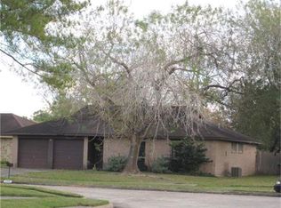 17618 Point Comfort Ln, Webster, TX 77598