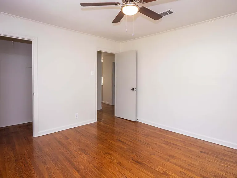 2500 Durwood Rd — Photo 8