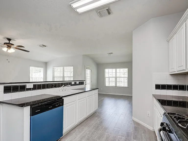 5506 Gable Meadows Dr — Photo 10