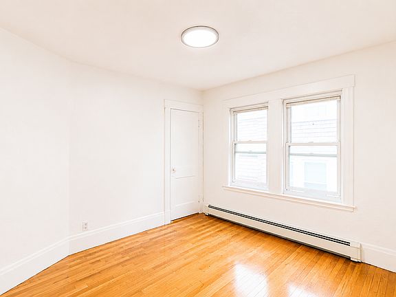 5th image of 53 Sycamore St APT 2