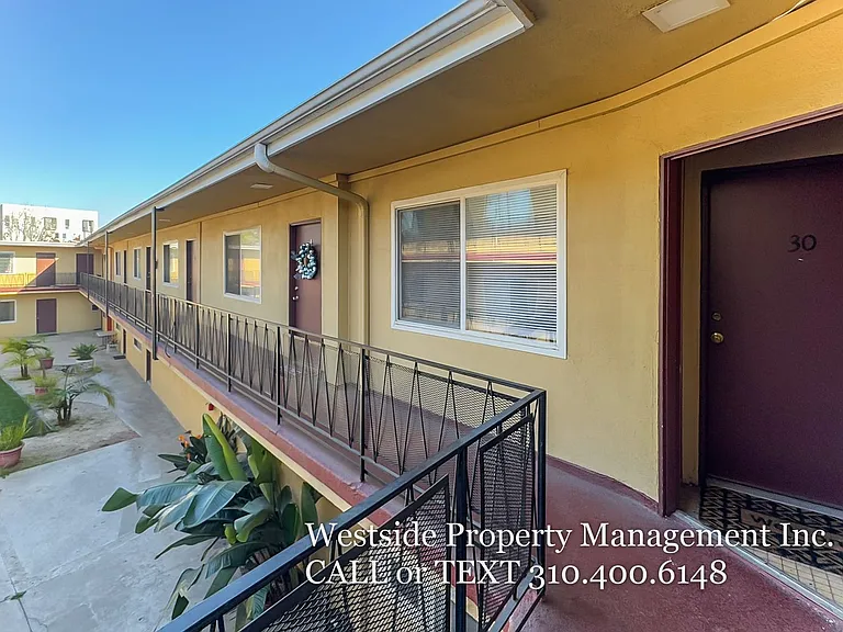 1731 Pico Blvd. — Photo 17