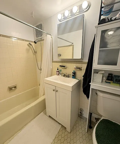 1492 2nd Ave #3C — Photo 4