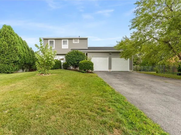 8415 Lace Bark Ln, Liverpool, NY 13090