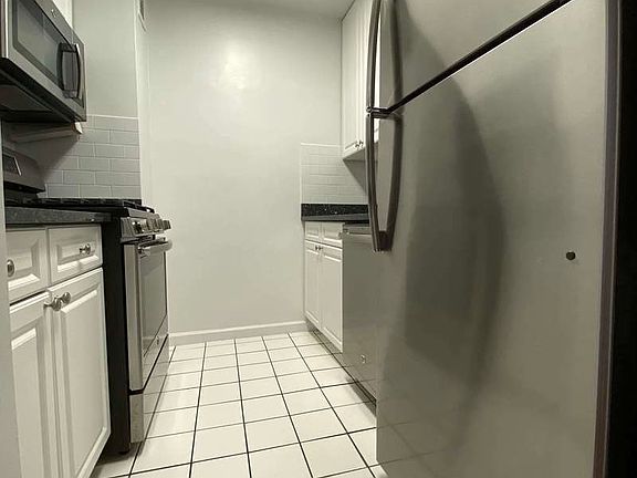 2nd image of 250 E 63rd St APT 14E