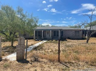 544 Scott St, Asherton, TX 78827