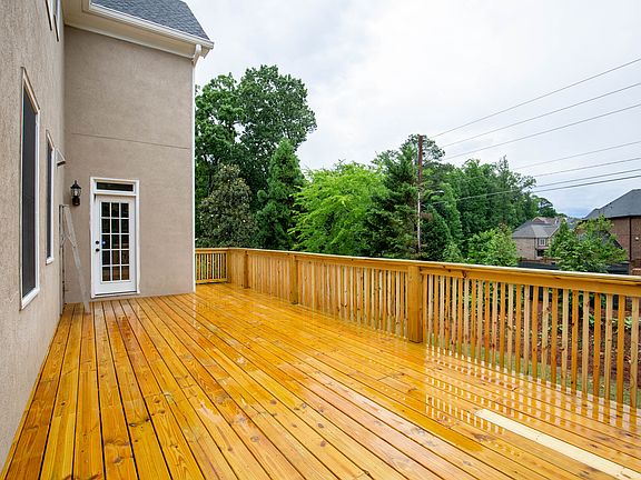 4th image of 5350 Linnadine Way