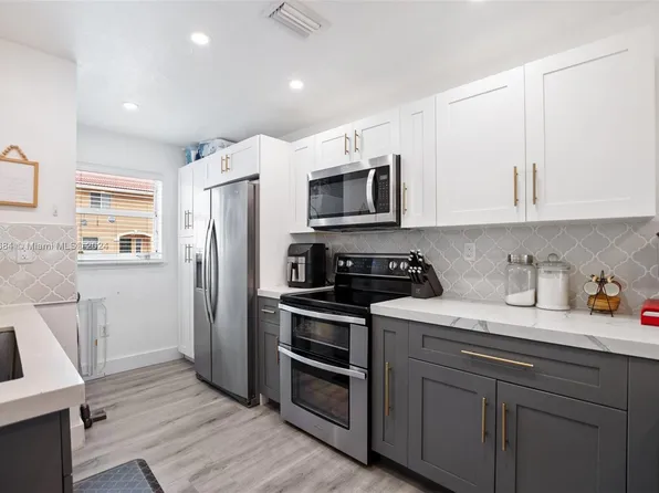 7965 NW 8th St Unit 6, Miami, FL 33126