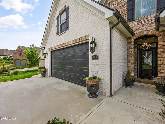 5th image of 8513 Sunscape Ln