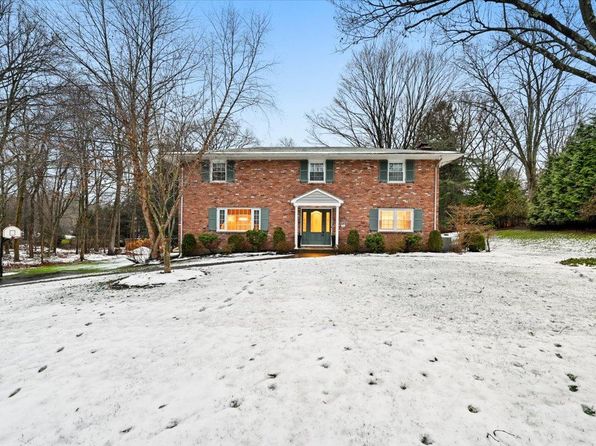11 Orchard Cir