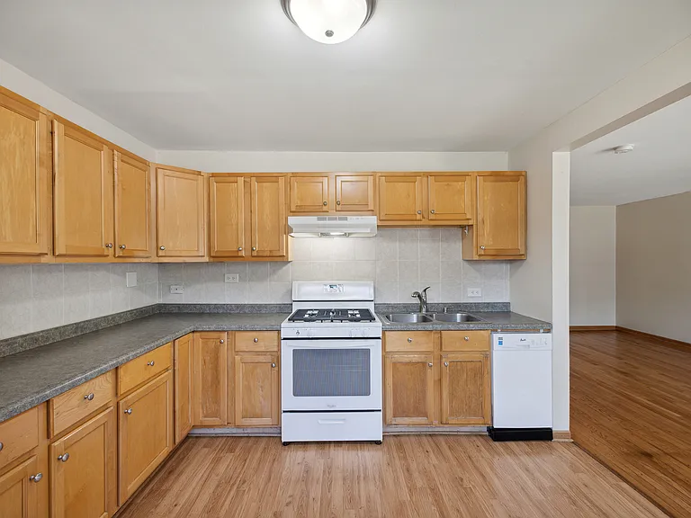 3228 Washington St — Photo 10
