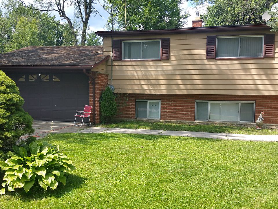 1st image of 28524 Pickford St