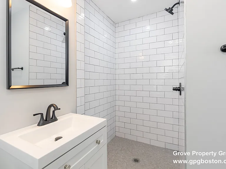 628 E 6th St #2 — Photo 9